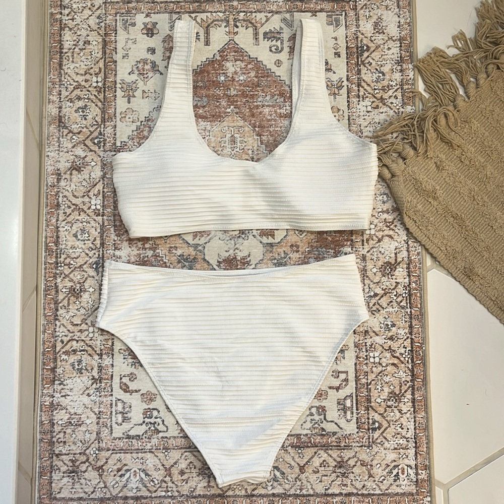 White Ribbed Gold V Bikini - Picture 2 of 2